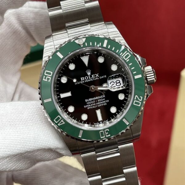 Rolex Submariner "Hulk" - m126610lv-0002 Replica