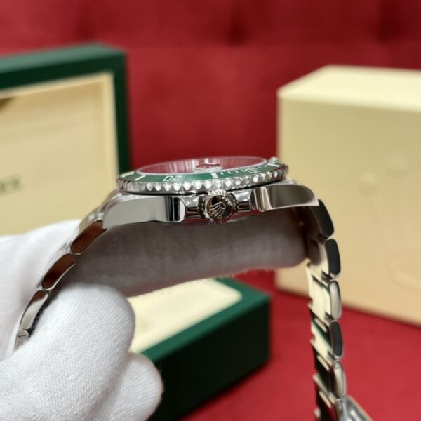 Rolex Submariner "Hulk" - m126610lv-0002 Replica