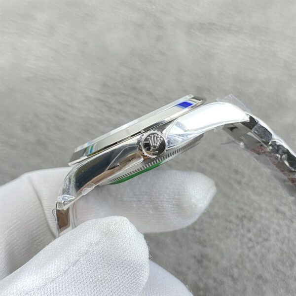 Rolex Explorer - m124270-0001 Replica