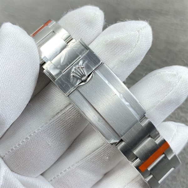 Rolex Explorer - m124270-0001 Replica